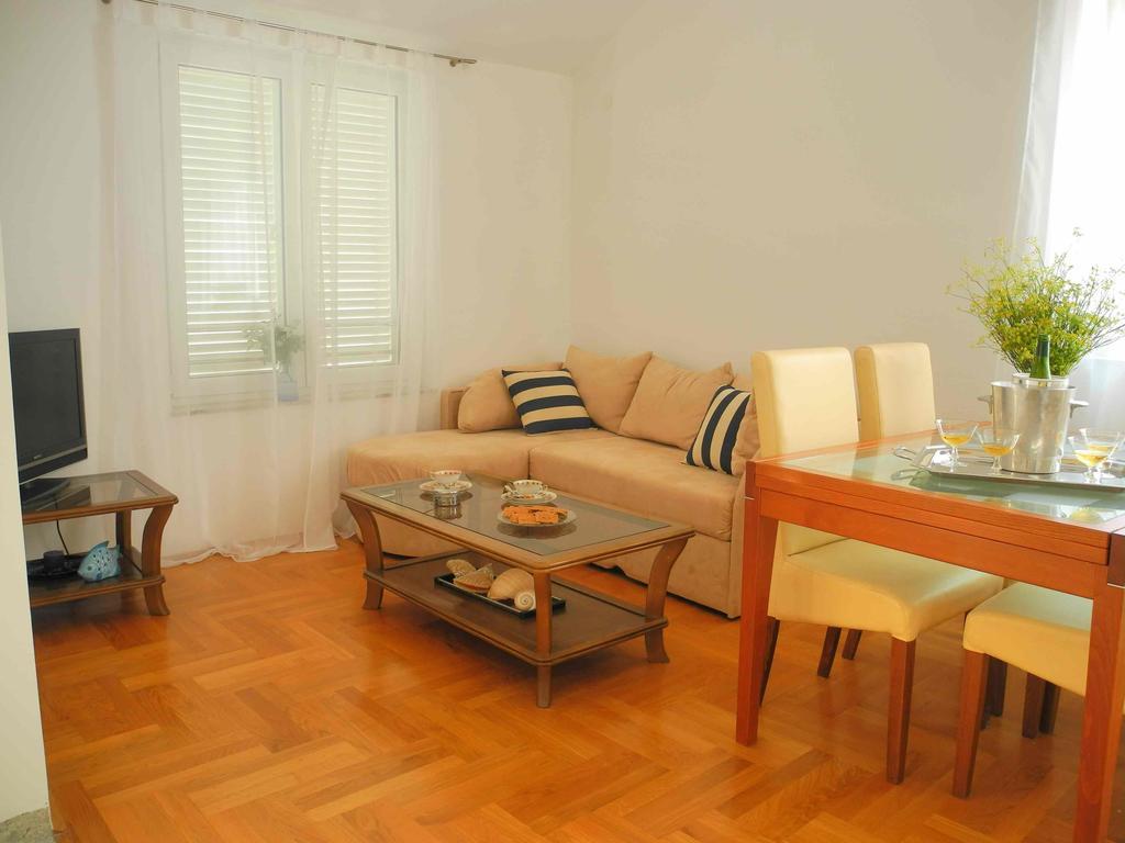 Apartments Antonela Jezera Esterno foto